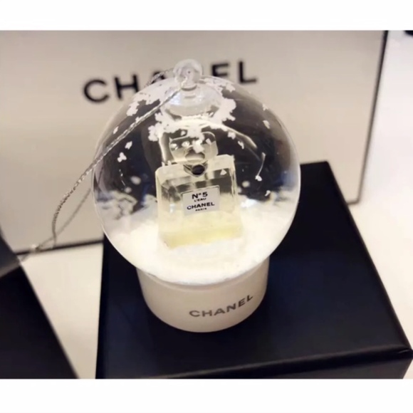 CHANEL Other - CHANEL No.5 PerfumeSnowGlobe RARE